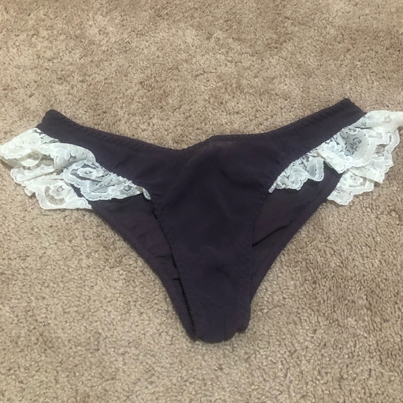 Deep purple lingerie set - Picture 5 of 8